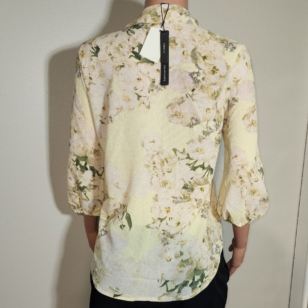 Elegant Floral Blouse - Cream and Green - Picture 5 of 11